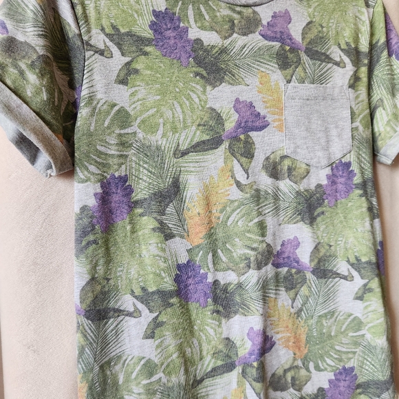 Floral T-Shirt - Picture 2 of 4